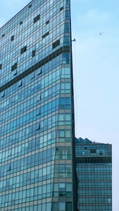 航拍大气全景玻璃建筑大厦视频素材商务楼视频