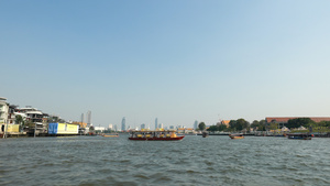 泰国曼谷城市河流昭拍耶河及游船来往4K实拍89秒视频