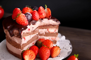 巧克力淋面草莓蛋糕3秒视频