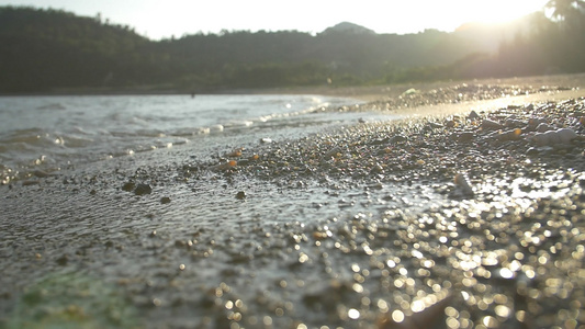 海水冲击沙滩视频