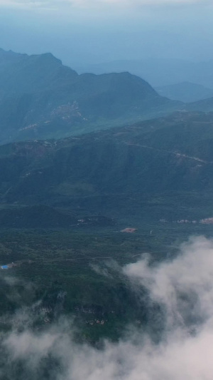 牛背山航拍贡嘎山10秒视频