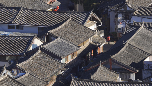 航拍云南5A级旅游景区丽江古城古建筑群街景4k素材视频