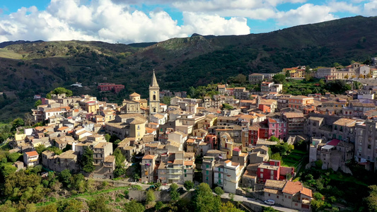 诺瓦拉迪西西里镇令人惊叹的城市景观诺瓦拉迪西西里岛视频