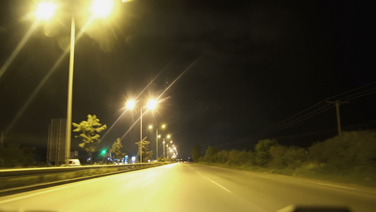 高速公路上夜间驾驶第一视角视频