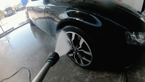 洗车和洗车服务中用压水清洗和清洁17秒视频