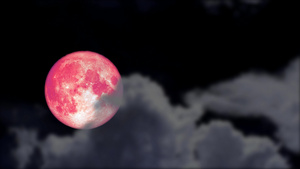 夜空时满月的粉红月亮云彩模糊31秒视频