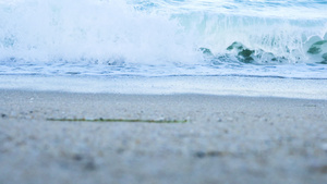 海滩上的波浪14秒视频