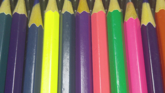 明亮彩色多彩铅笔视频