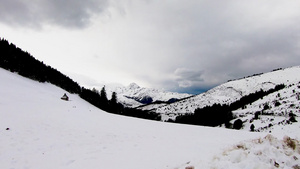 法国比利牛斯山脉雪景16秒视频