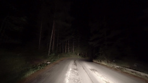 夜间在山上乡村公路上驾驶29秒视频
