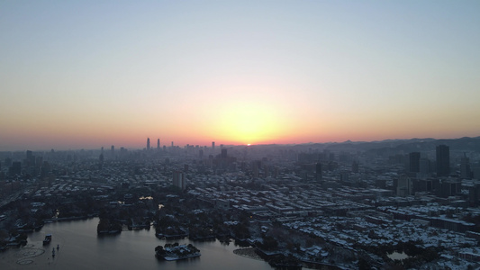 航拍山东济南大明湖5A景区雪景 视频