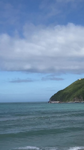 海南三亚地标景区大东海沙滩自然美视频