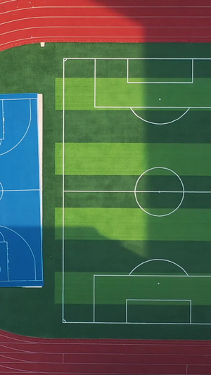 航拍城市中学校园彩色足球场素材武汉城市14秒视频