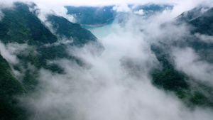 飞行在大山之间看壮丽的山川河流航拍69秒视频