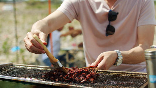 4k实拍烧烤美食加工作料视频