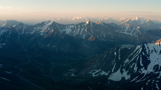 4K航拍新疆天山盘山路雪山视频