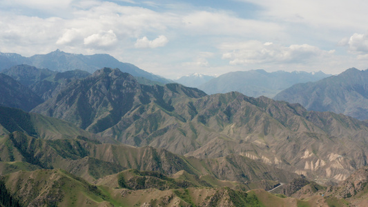 4K航怕新疆天山山峦视频