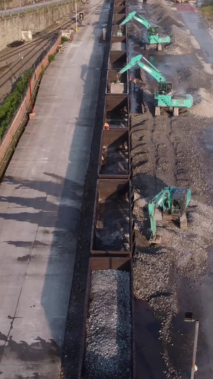 航拍货运火车卸货素材重庆大渡口火车61秒视频