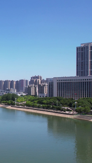 第一视觉城市蓝天江景桥梁交通车流街景素材城市素材74秒视频