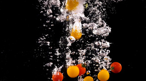 樱桃番茄蔬菜入水造型1000帧升格视频17秒视频
