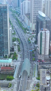 航拍武汉楚河汉街商圈和立交桥交通cbd视频
