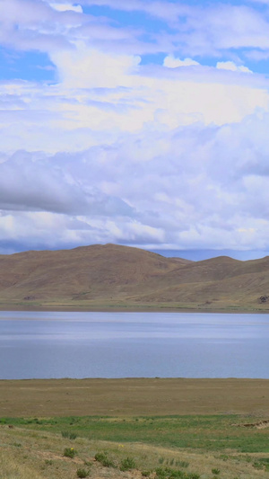 西藏羊湖秘境日托寺延时视频旅游景点20秒视频