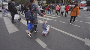 升格拍摄斑马线人行道人群成都街头走一走【该视频无肖像权，请勿商用】251秒视频