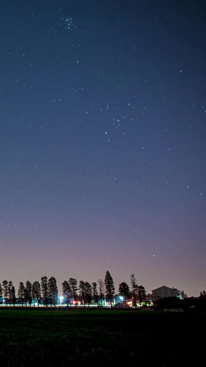 延时拍摄小镇稻田夜景星空月升日月星辰15秒视频