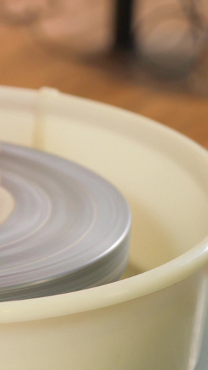 陶艺手工制作陶器传统技术泥胚修底diy32秒视频