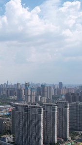 航拍武汉城市蓝天白云天空高楼街景交通道路车流素材天际线素材视频