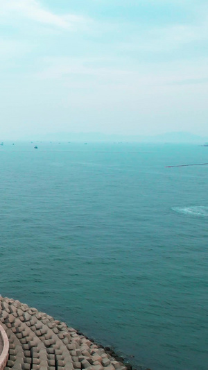 航拍青岛奥帆中心灯塔情人坝青岛沿海43秒视频