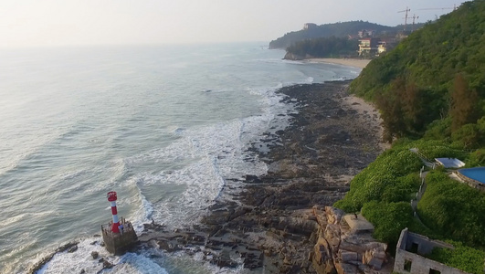 海岸线灯塔航拍视频