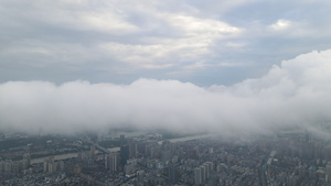 穿云城市夕阳晚霞落日武汉CBD城市天际线38秒视频