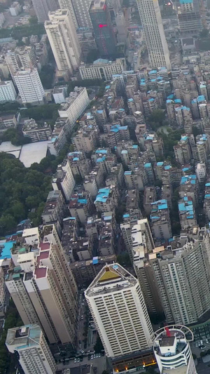航拍城市金融街林立的高楼群和繁忙交通建筑群47秒视频