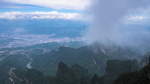 4K实拍湖南张家界天门山5A景区雾气缭绕延时11秒视频