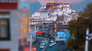 4k西藏5A景点拉萨布达拉宫下的车水马龙4K30秒视频