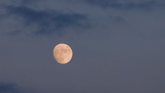 夜晚月球月亮实拍视频视频