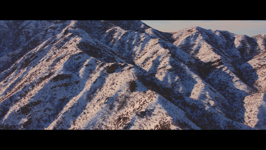 航拍天山雪山视频