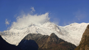 云南玉龙雪山延时8秒视频