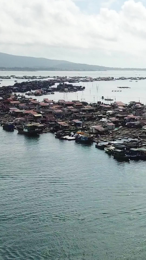 海南省陵水县疍家渔排航拍海上居住32秒视频