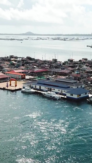 海南省陵水县疍家渔排航拍捕鱼人32秒视频