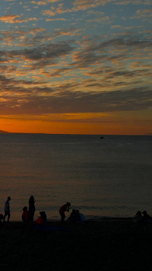 大海日落夕阳时刻航拍日月星辰70秒视频