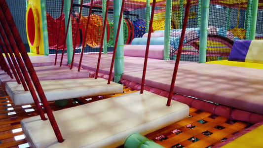 室内儿童乐园各个区域4K视频