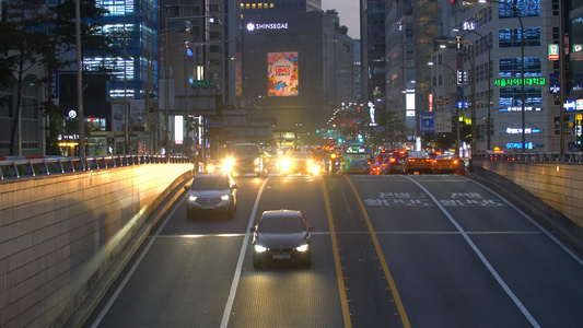 实拍韩国汉城市中心繁荣公路视频