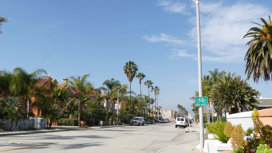 城市郊区街道上的房屋,加利福尼亚usa.通用建筑,Los Angelaes附近的住宅区视频