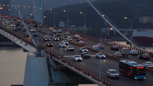 夜晚亮灯时桥上的车流 合集191秒视频