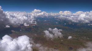 飞机上航拍仙境云层高空42秒视频