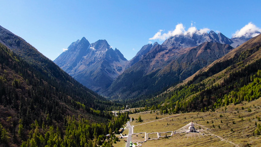 航拍四川著名旅游景区四姑娘山风光视频