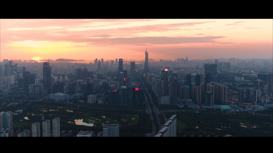 航拍一线城市深圳深南大道黄昏天际线视频