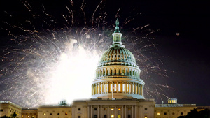 七月四日的庆祝性烟花在华盛顿市德克区美国国会24秒视频